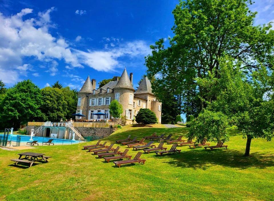 Chateau Le Mialaret Neuvic  المظهر الخارجي الصورة
